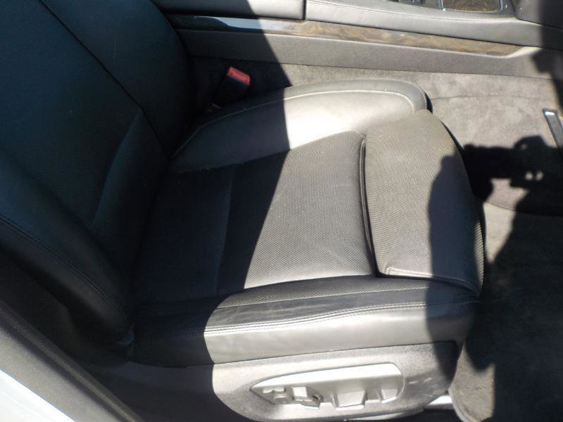 Used 2014 BMW 750i w/ Executive Package RWD image 25