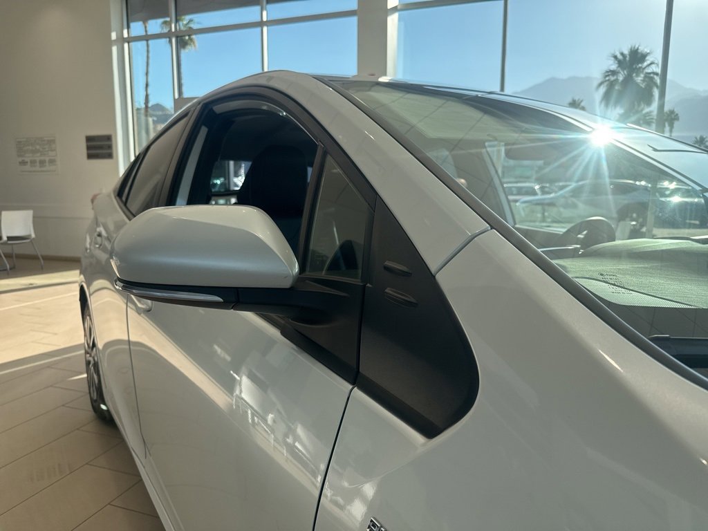 Used 2022 Toyota Prius Prime XLE image 6