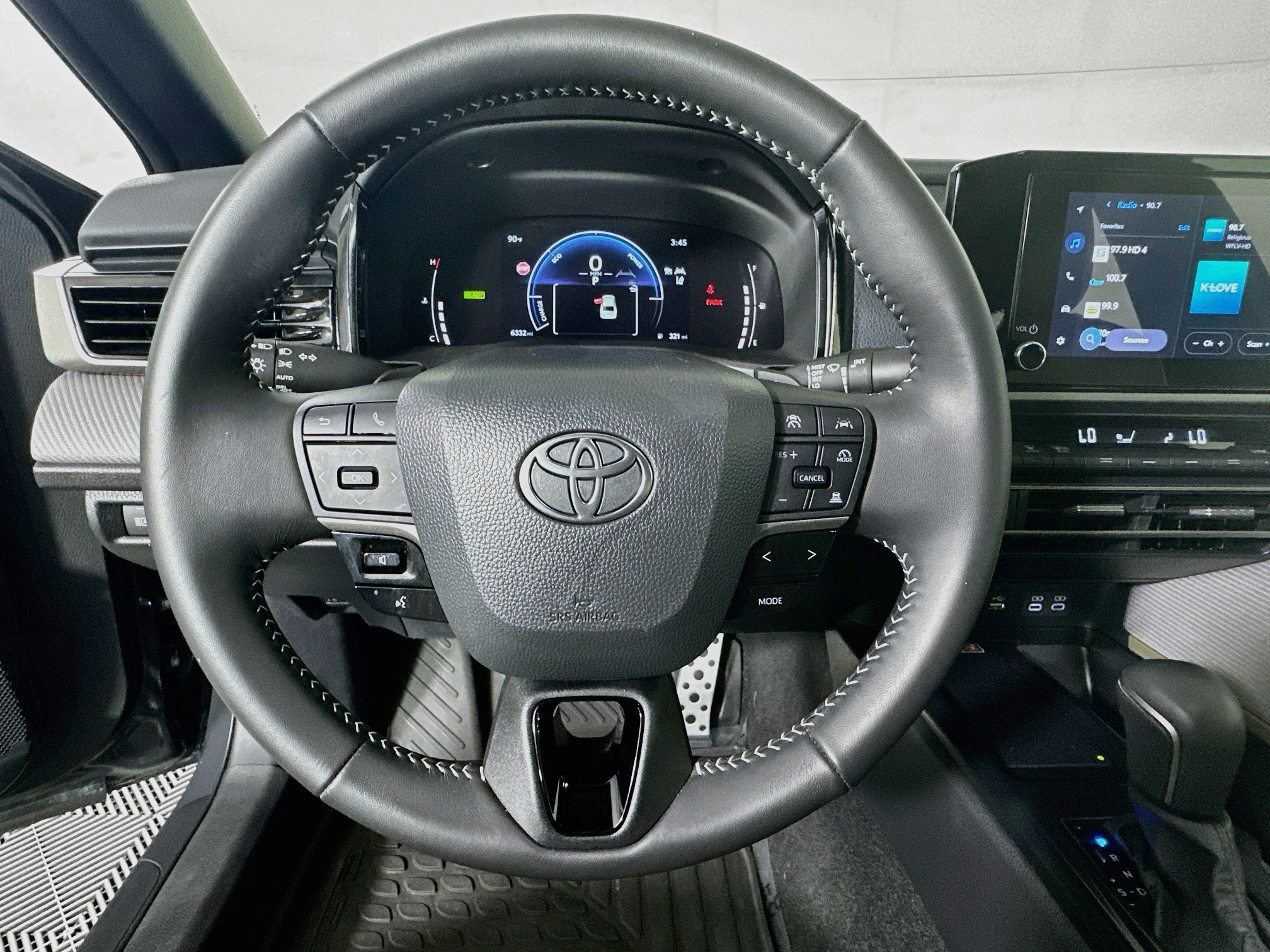 Used 2026 Toyota Camry SE FWD image 15