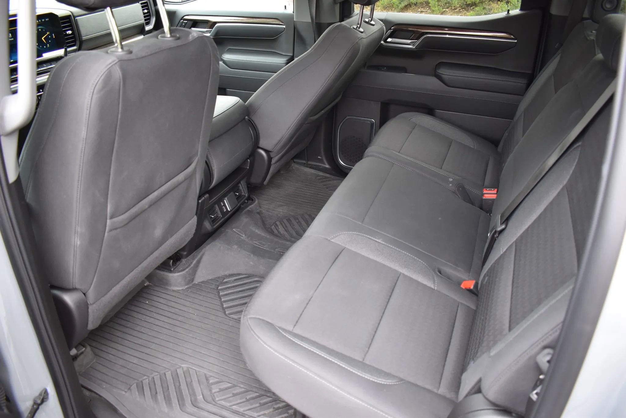 Used 2024 Chevrolet Silverado 1500 LT w/ Z71 Off-Road Package AWD/4WD image 8
