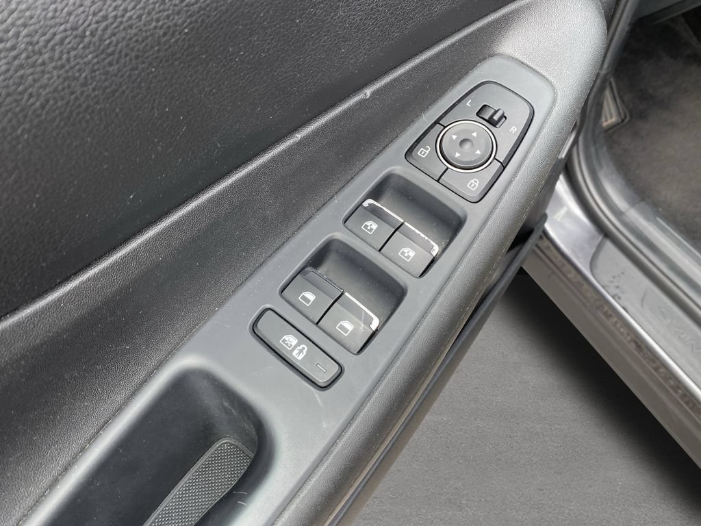 Used 2022 Hyundai Santa Fe SEL FWD image 15