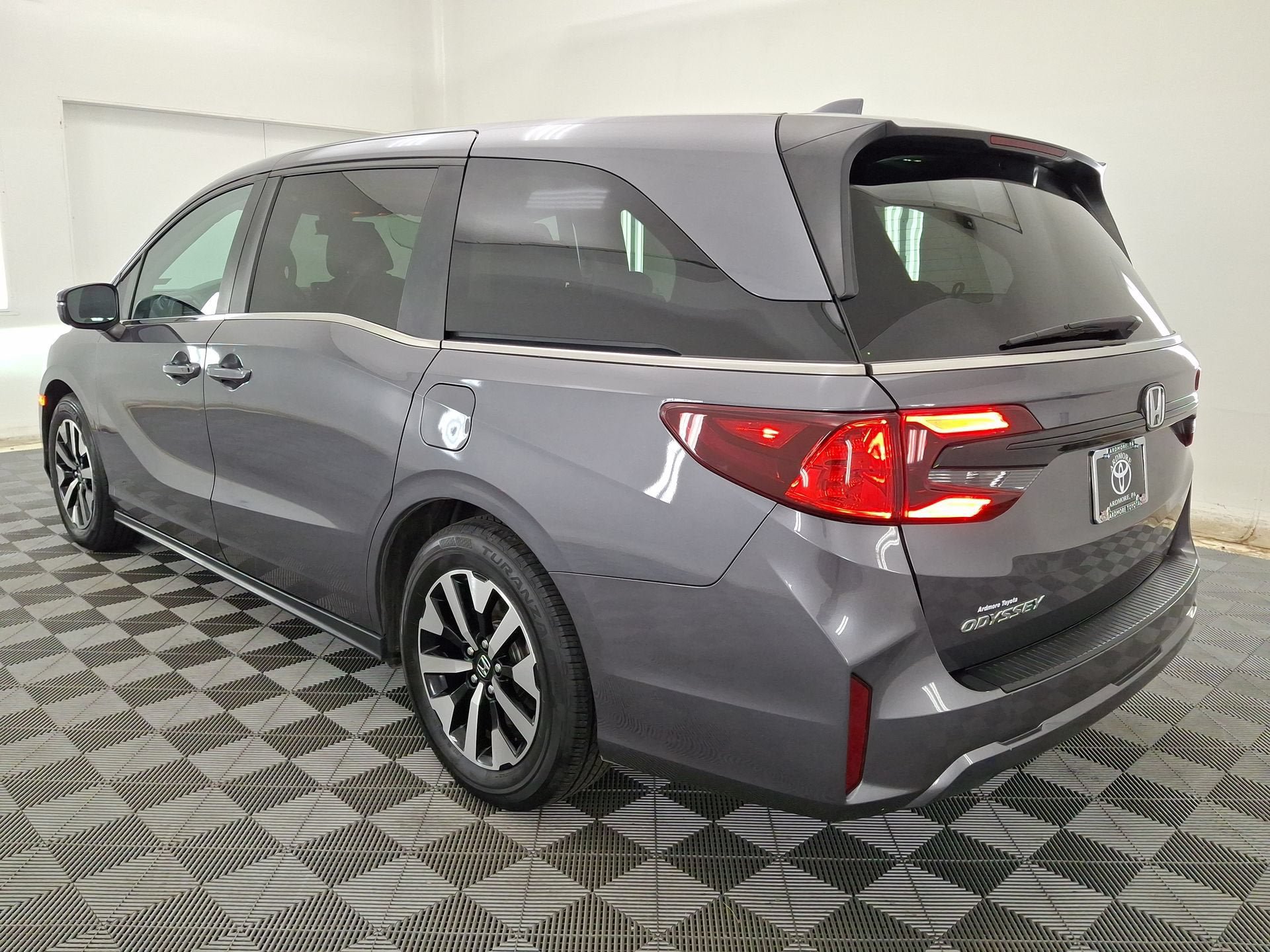 Used 2025 Honda Odyssey EX-L image 22