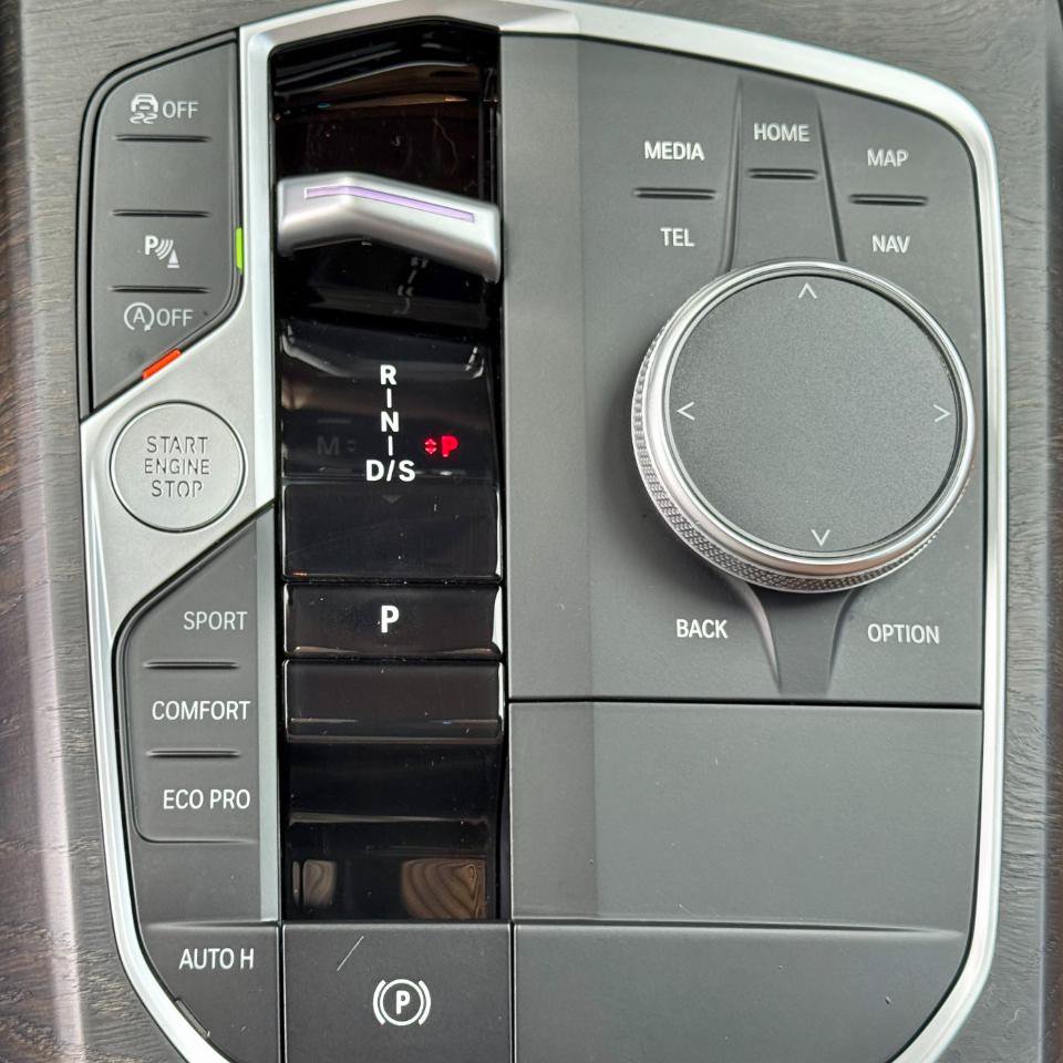 Used 2023 BMW 330i Sedan w/ M Sport Package RWD image 33