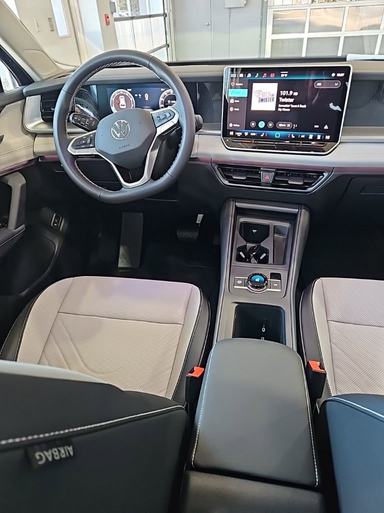 New 2026 Volkswagen Tiguan SE AWD/4WD image 25