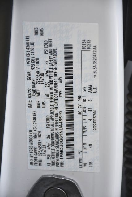 Used 2022 Ford Escape SE image 32