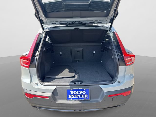 Certified 2025 Volvo XC40 B5 Plus AWD/4WD image 24
