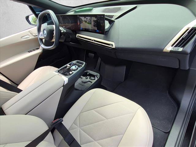 Used 2024 BMW iX xDrive50 w/ Premium Package AWD/4WD image 20