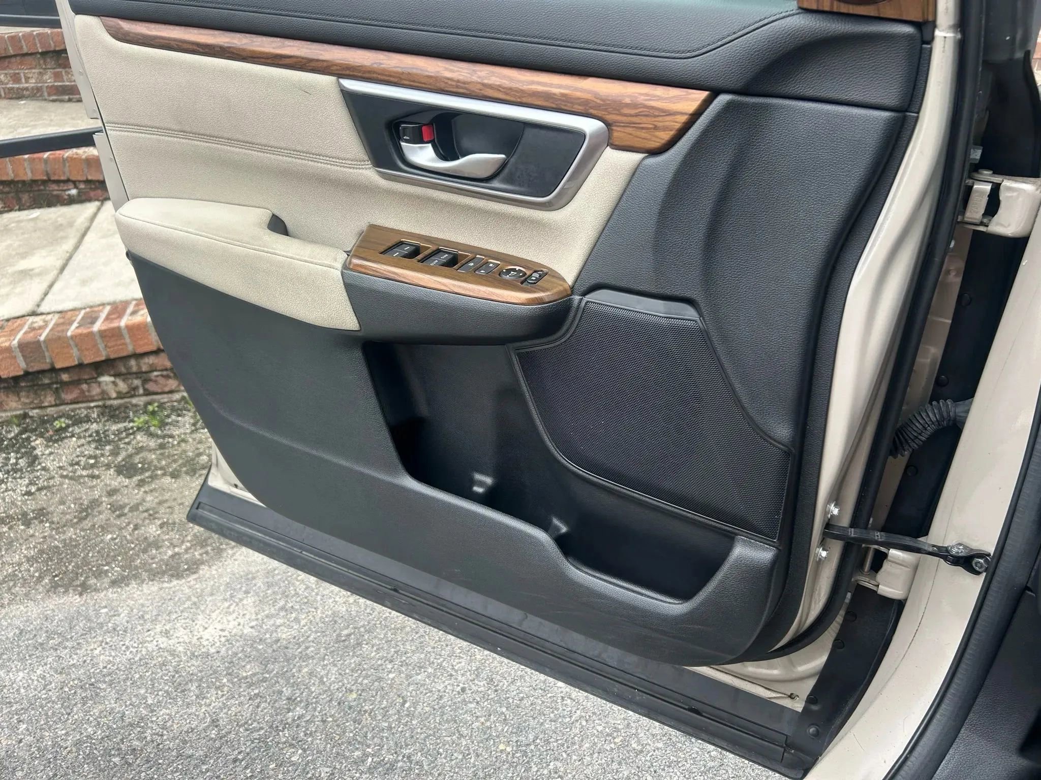 Used 2019 Honda CR-V EX image 29