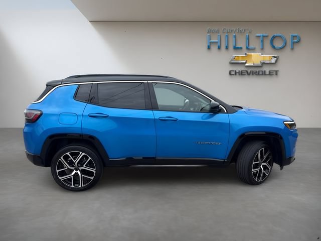 Used 2025 Jeep Compass Limited w/ Elite Group AWD/4WD image 4