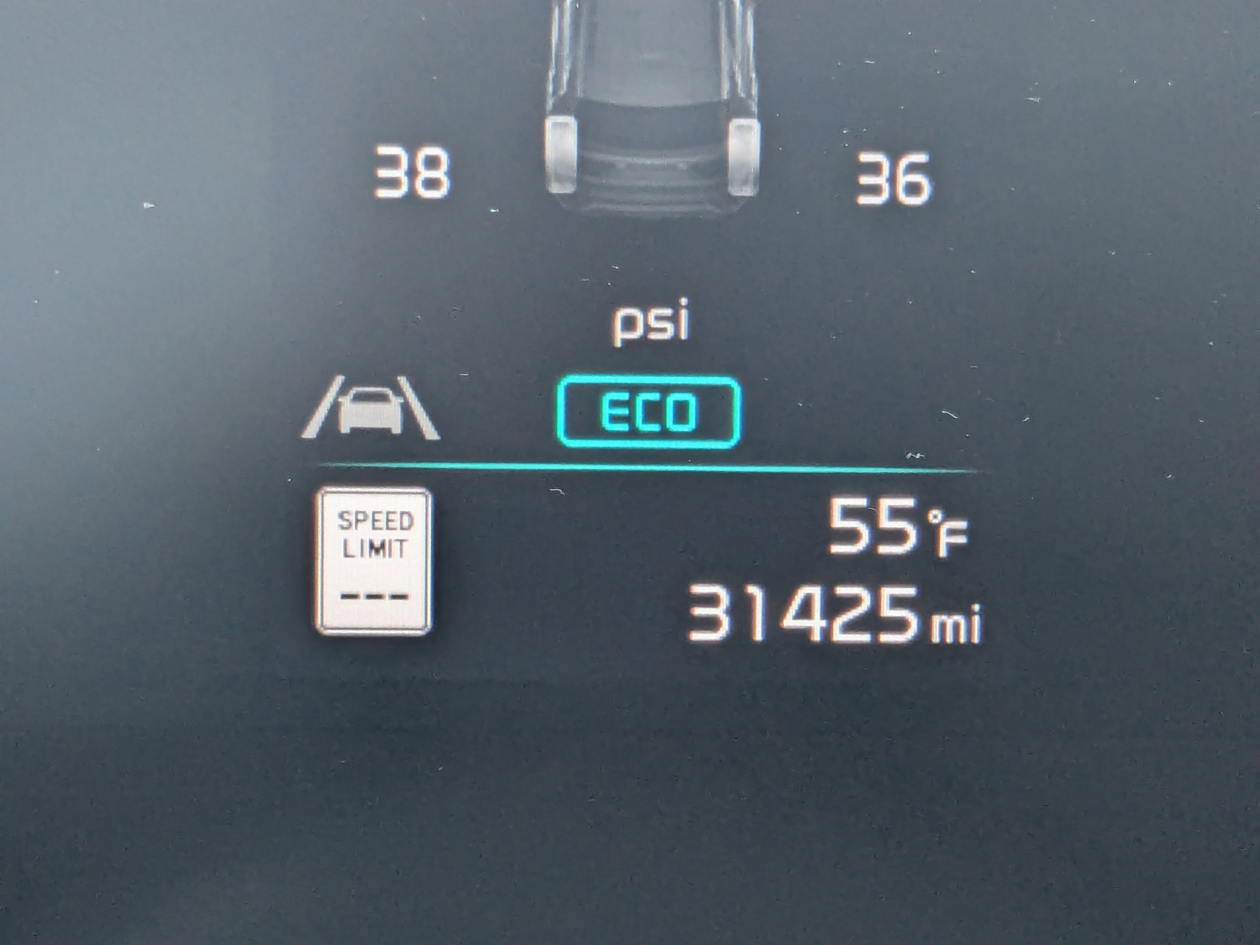 Certified 2024 Kia Niro LX image 39