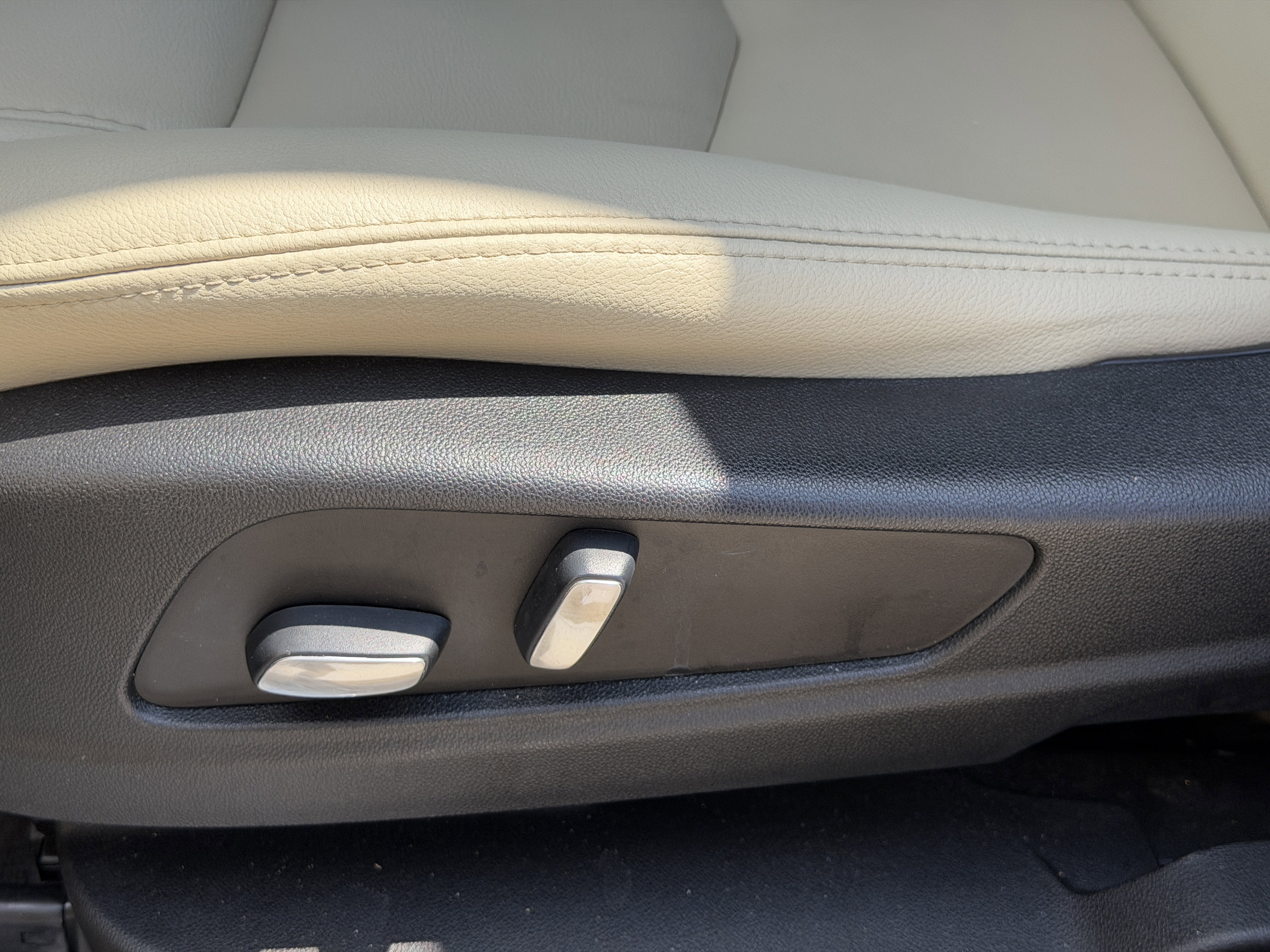 Used 2019 Cadillac XT5 FWD image 20