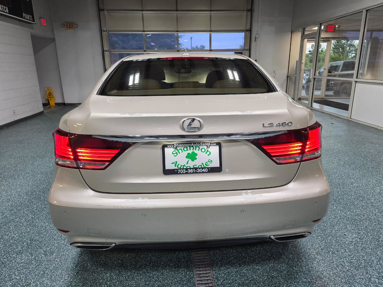 Used 2013 Lexus LS 460 w/ Comfort Pkg RWD image 8