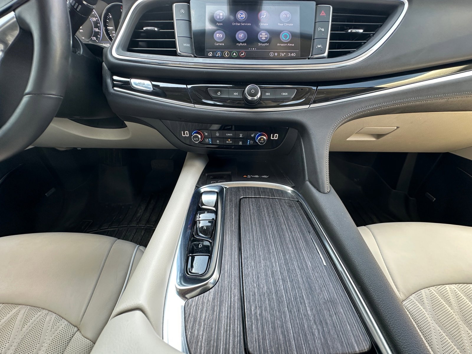 Used 2024 Buick Enclave Avenir w/ Avenir Technology Package image 22