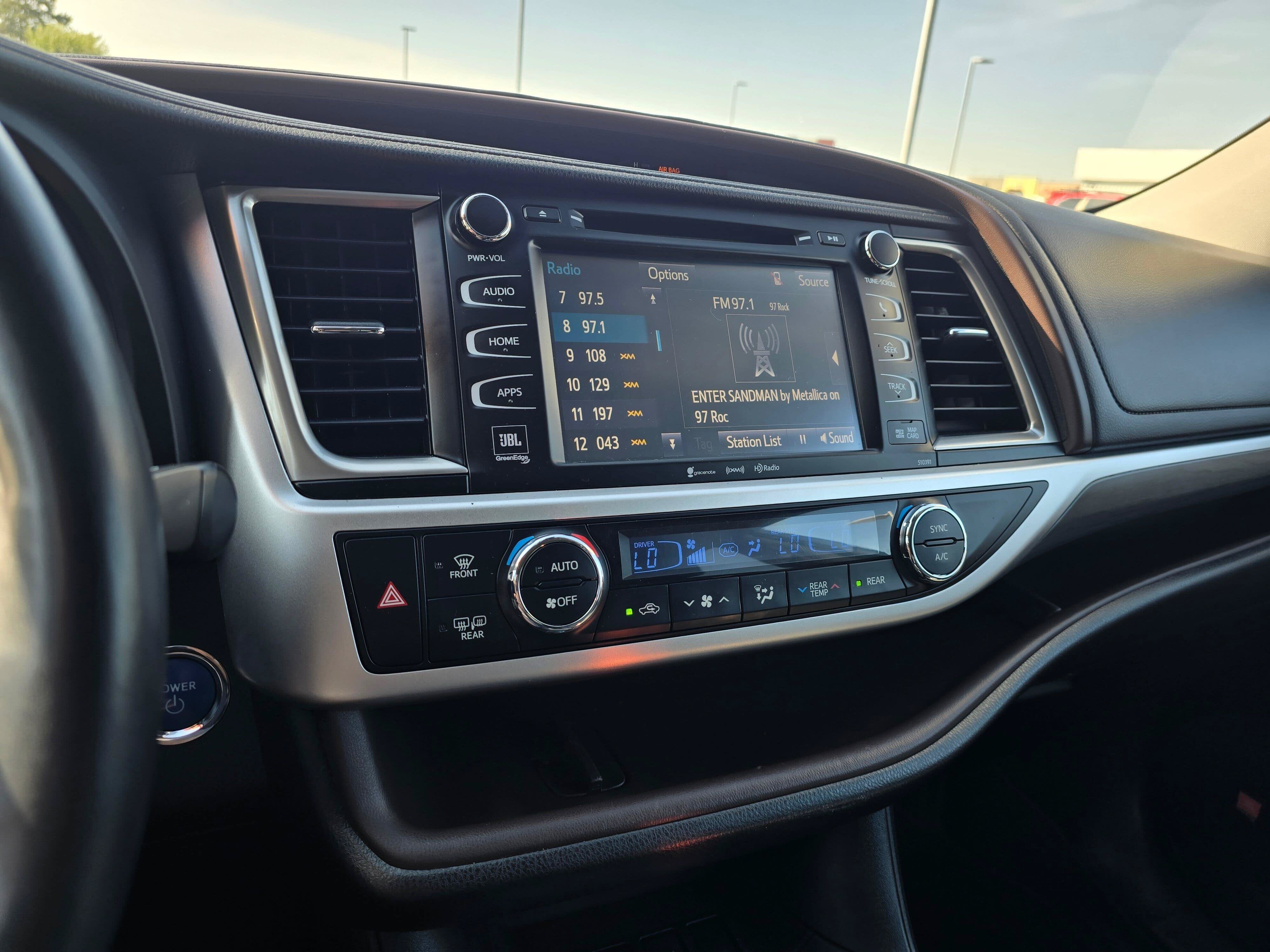Used 2019 Toyota Highlander Limited Platinum AWD/4WD image 24