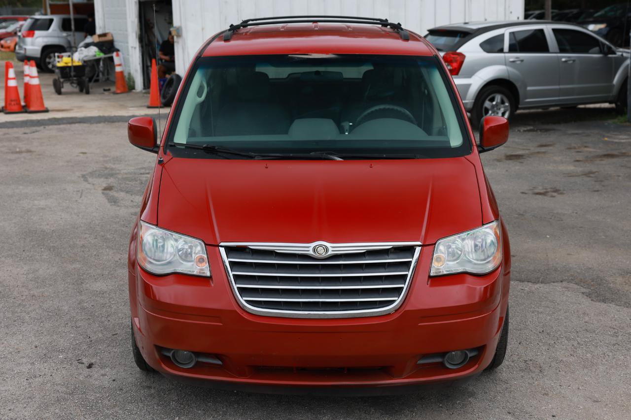 Used 2008 Chrysler Town & Country Touring w/ Entertainment Group #2 FWD image 19