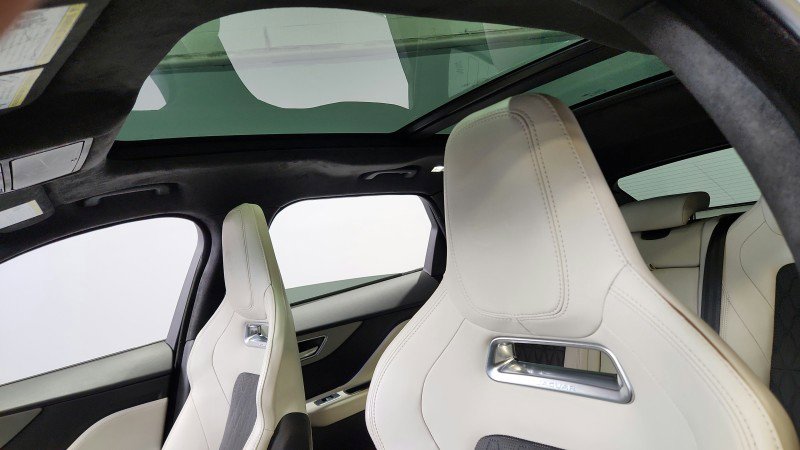 Used 2020 Jaguar F-PACE SVR image 23