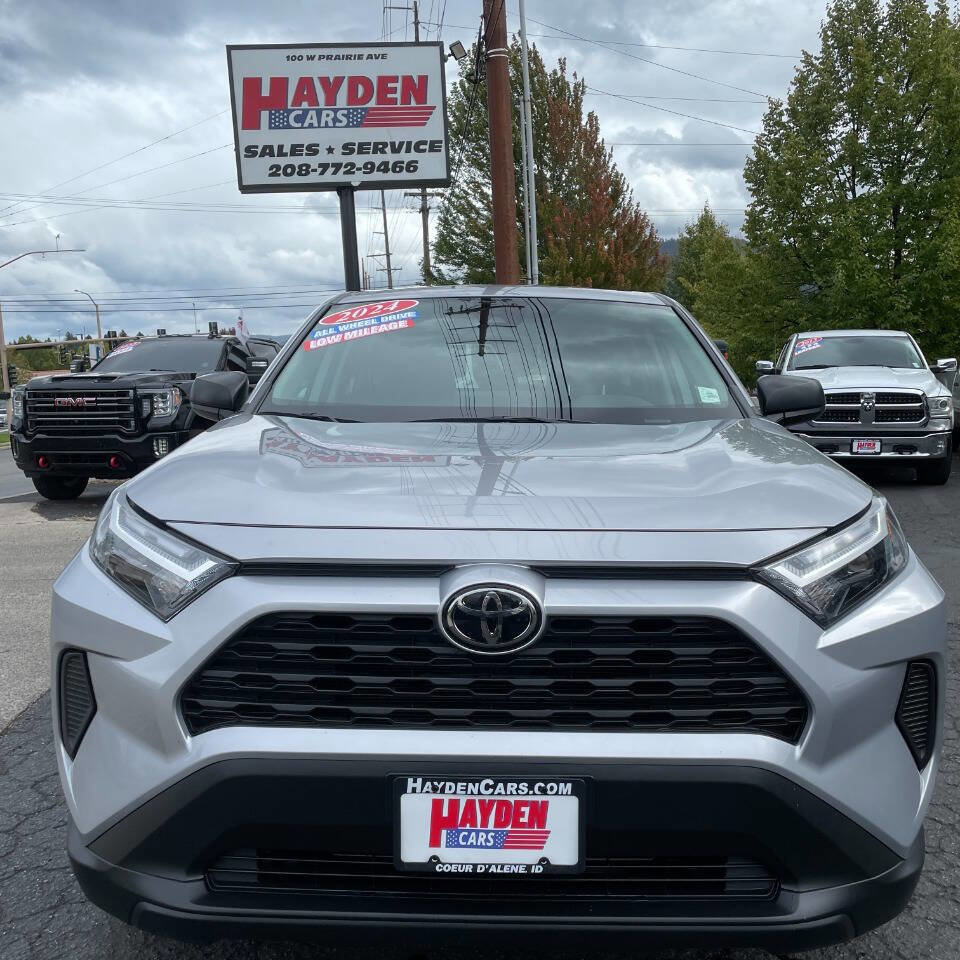 Used 2024 Toyota RAV4 LE image 8
