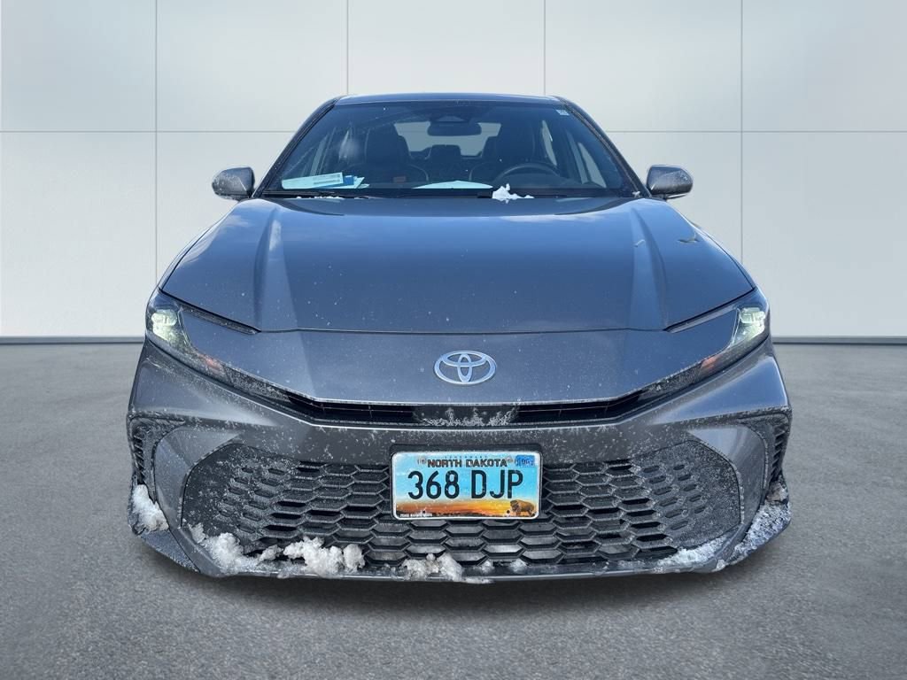 Used 2025 Toyota Camry SE image 2