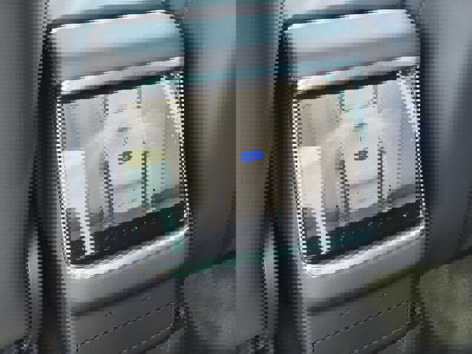 Used 2025 Tesla Model X image 29