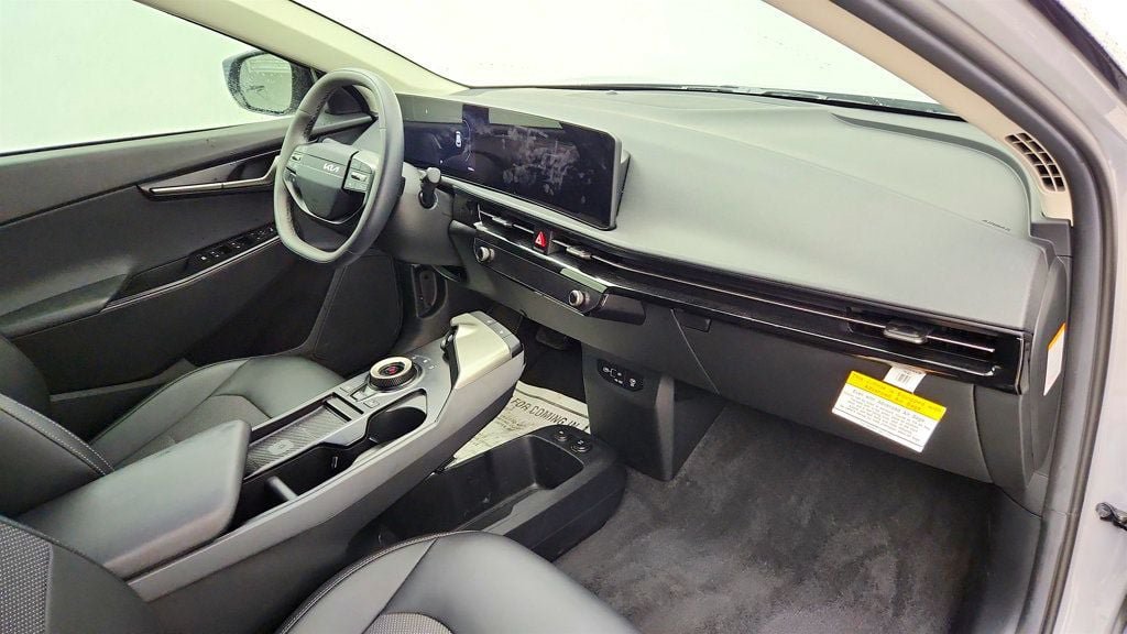 Used 2025 Kia EV6 Light w/ Light LR Technology Package RWD image 23