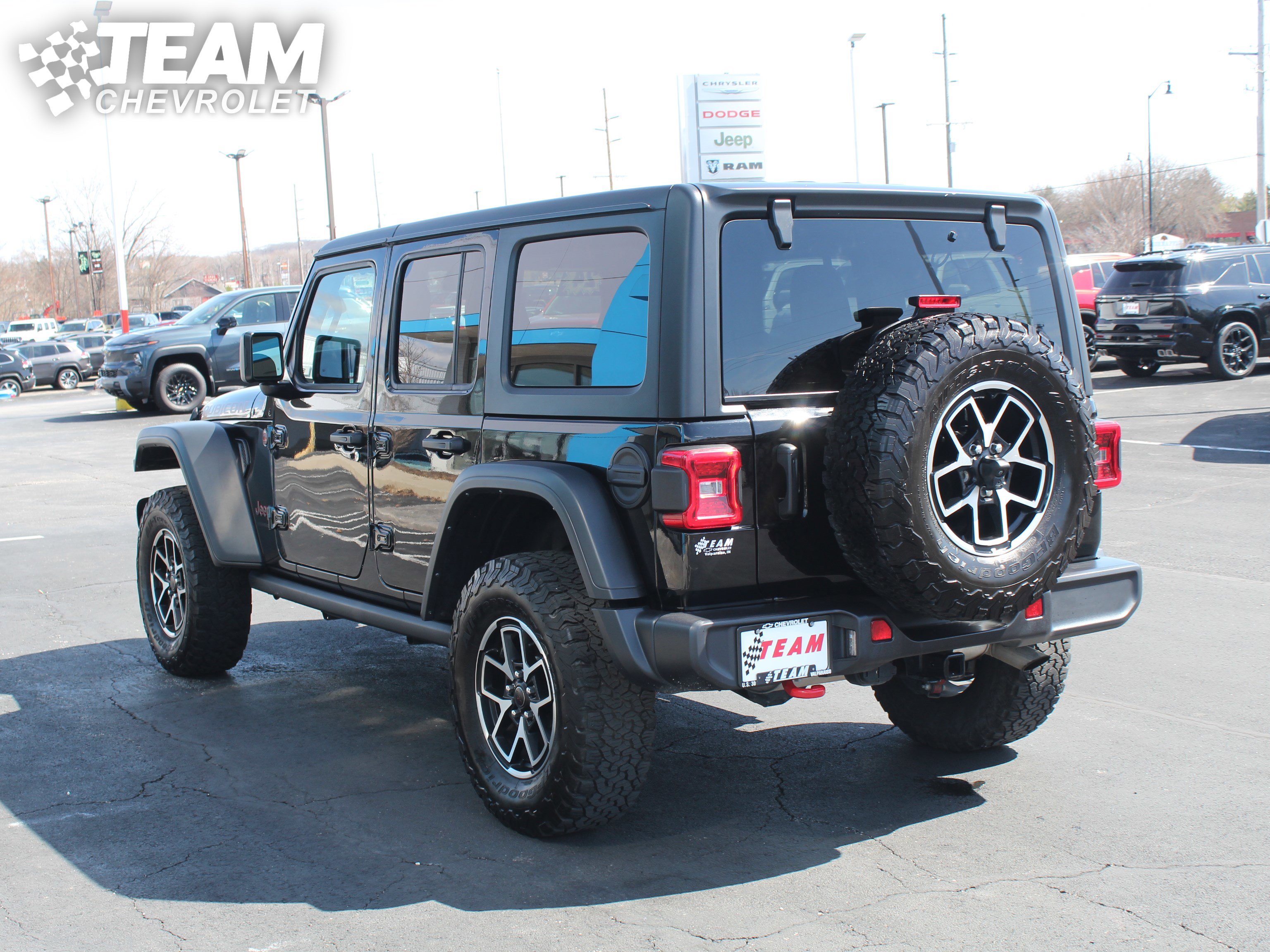 Used 2024 Jeep Wrangler Unlimited Rubicon AWD/4WD image 6