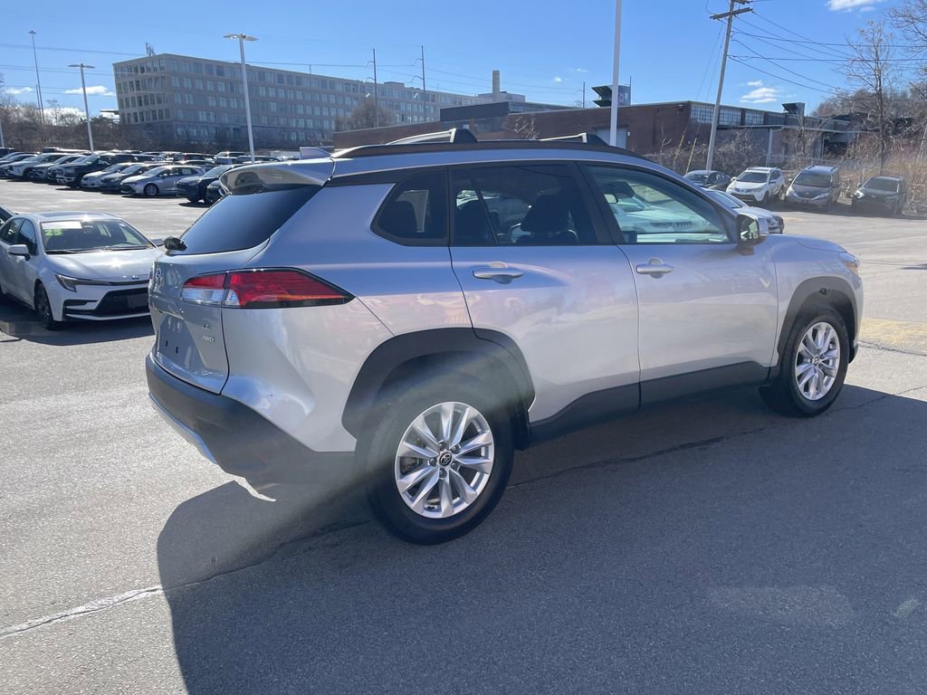 Used 2023 Toyota Corolla Cross LE w/ Moonroof Package image 8