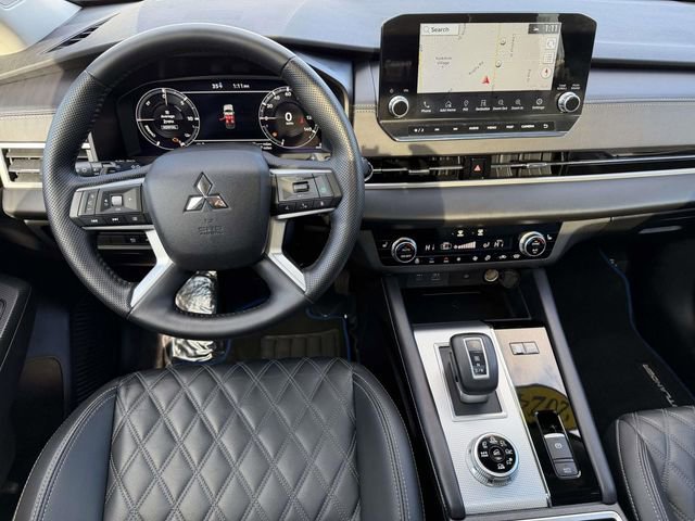 Used 2024 Mitsubishi Outlander SEL Black Edition image 8