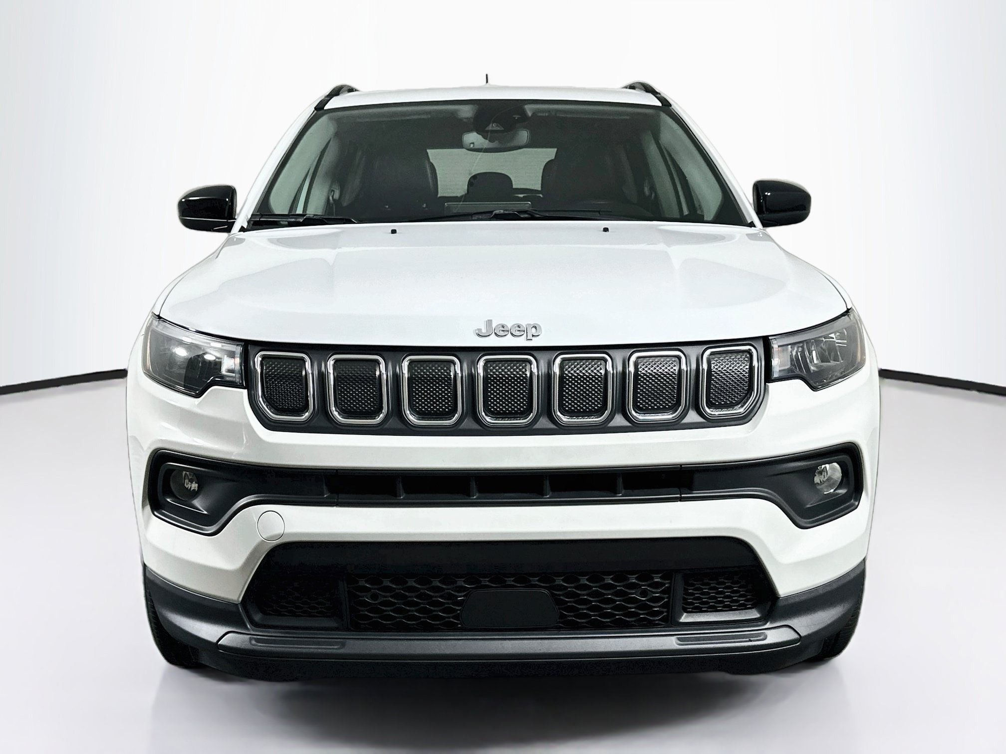 Used 2022 Jeep Compass Latitude AWD/4WD image 2
