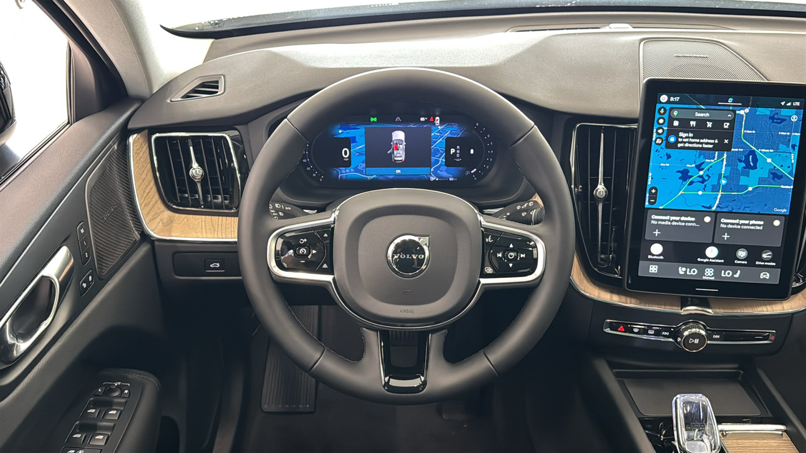 New 2027 Volvo XC60 B5 Plus AWD/4WD image 12