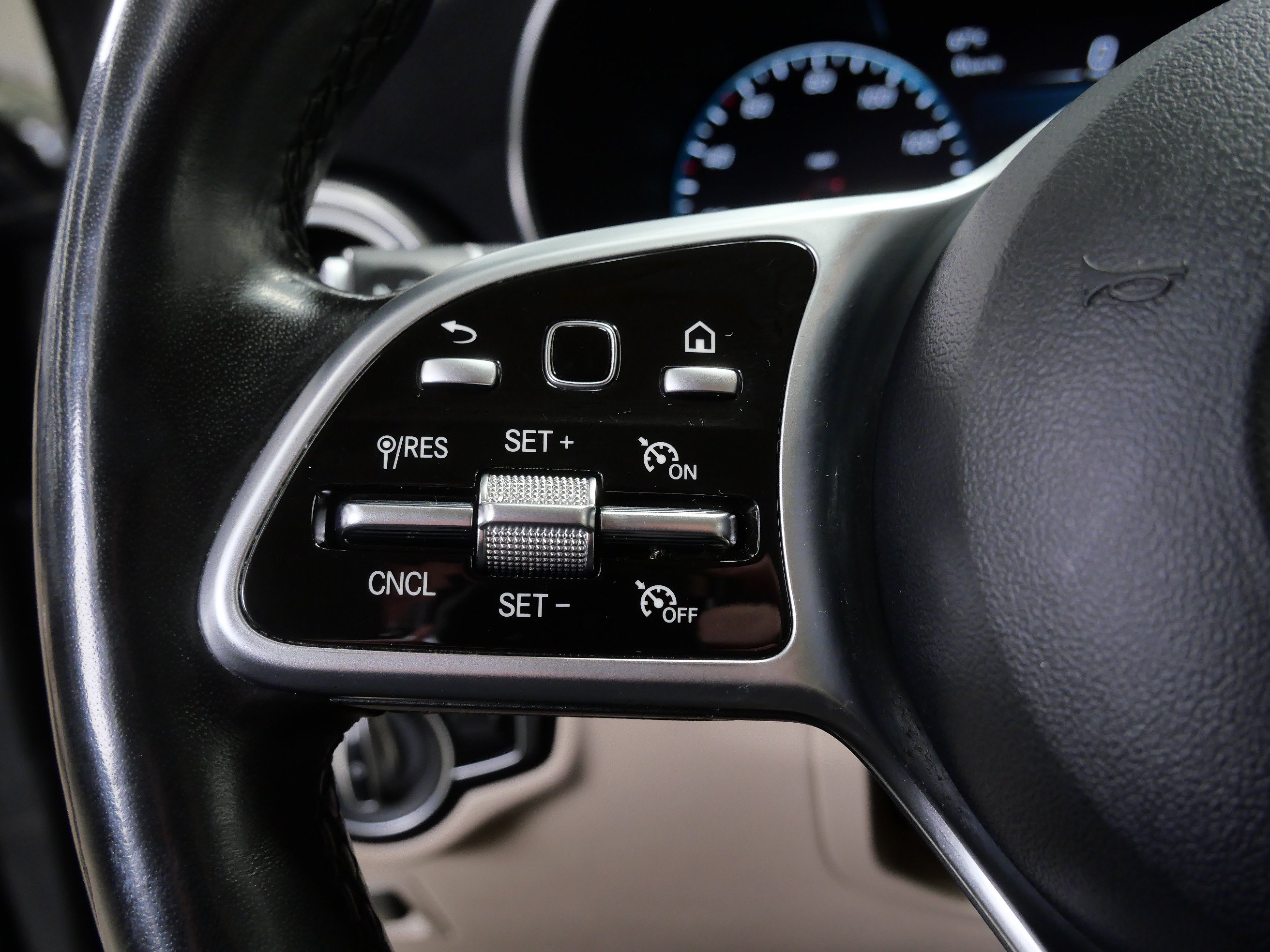 Used 2022 Mercedes-Benz GLC 300 4MATIC image 26