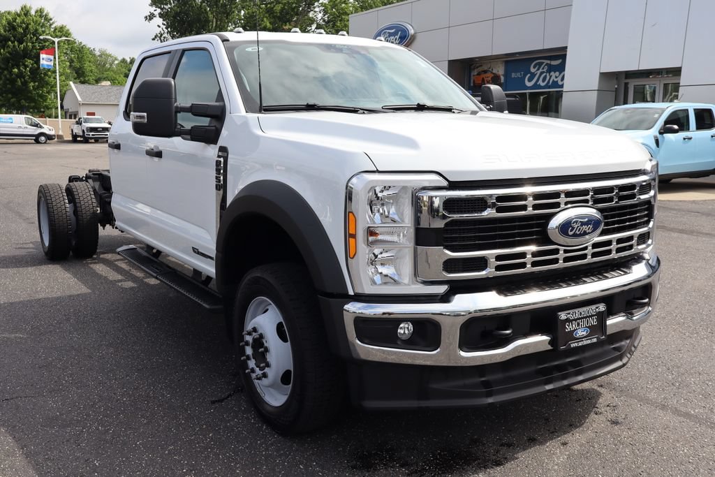 Used 2025 Ford F550 4x4 Crew Cab Super Duty image 2
