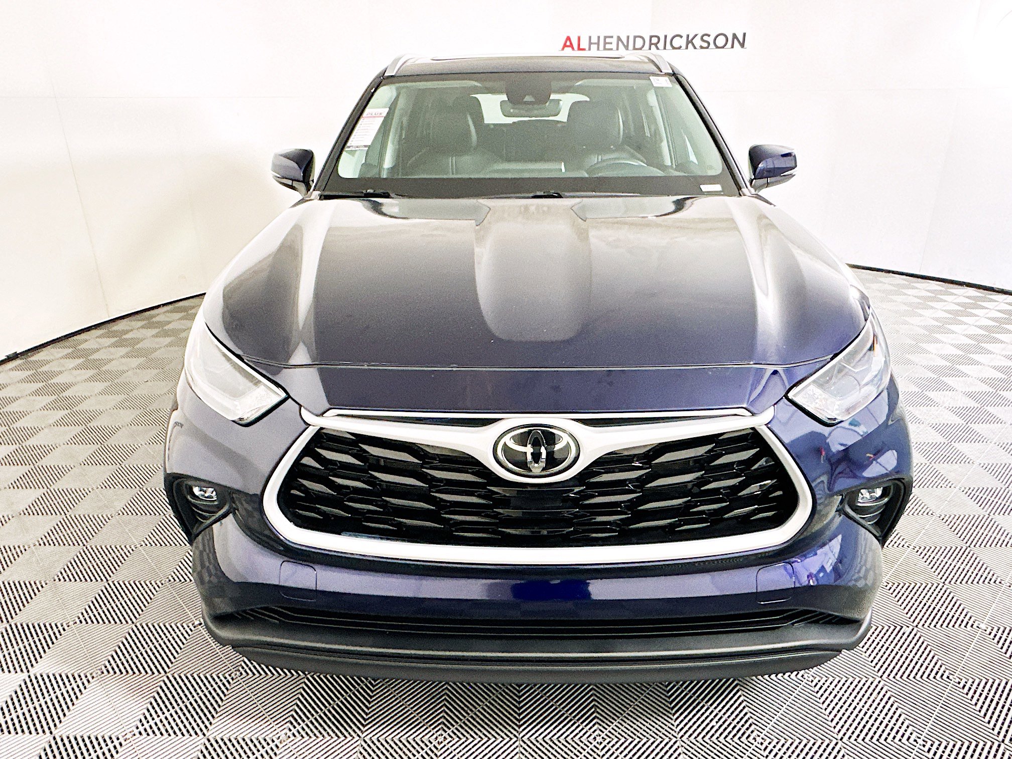 Used 2023 Toyota Highlander XLE image 8