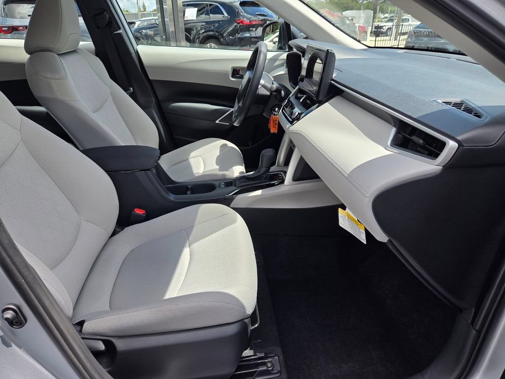 Used 2025 Toyota Corolla Cross L FWD image 14
