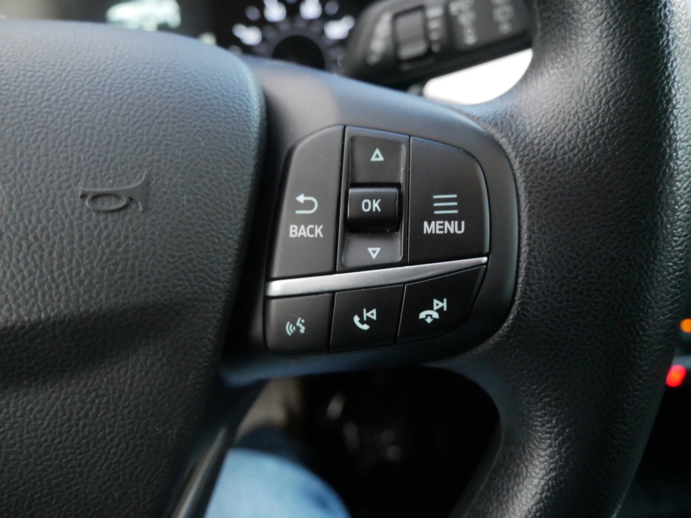 Used 2020 Ford Escape SE image 29