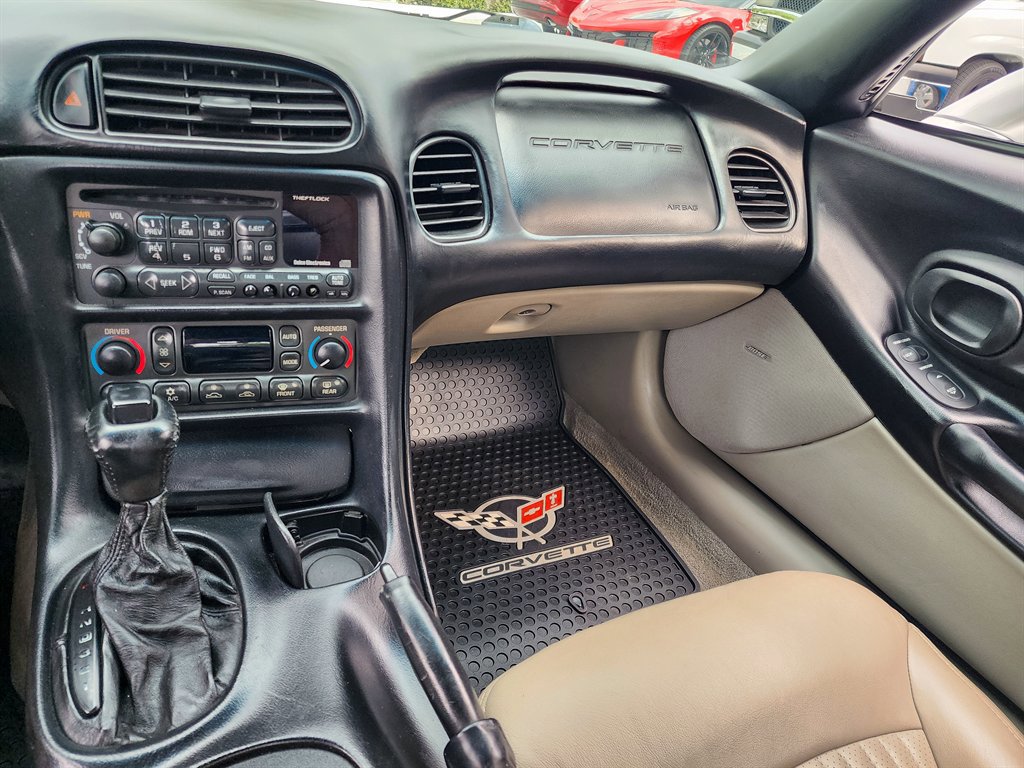 Used 2001 Chevrolet Corvette Convertible w/ Preferred Equipment Group2 image 23