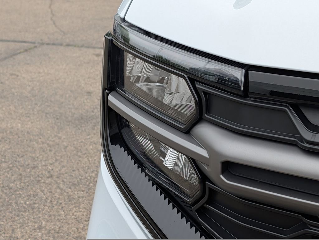 Used 2025 Ford Expedition Tremor AWD/4WD image 3