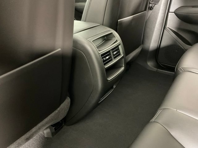 Used 2024 Cadillac XT5 Premium Luxury w/ Technology Package FWD image 15