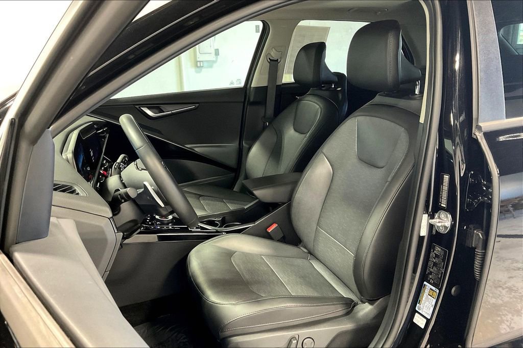 Used 2023 Kia Niro Wave image 32