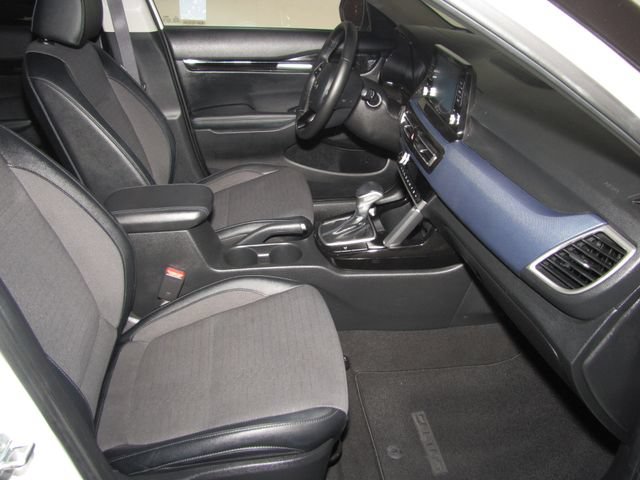 Used 2023 Kia Seltos S FWD image 19