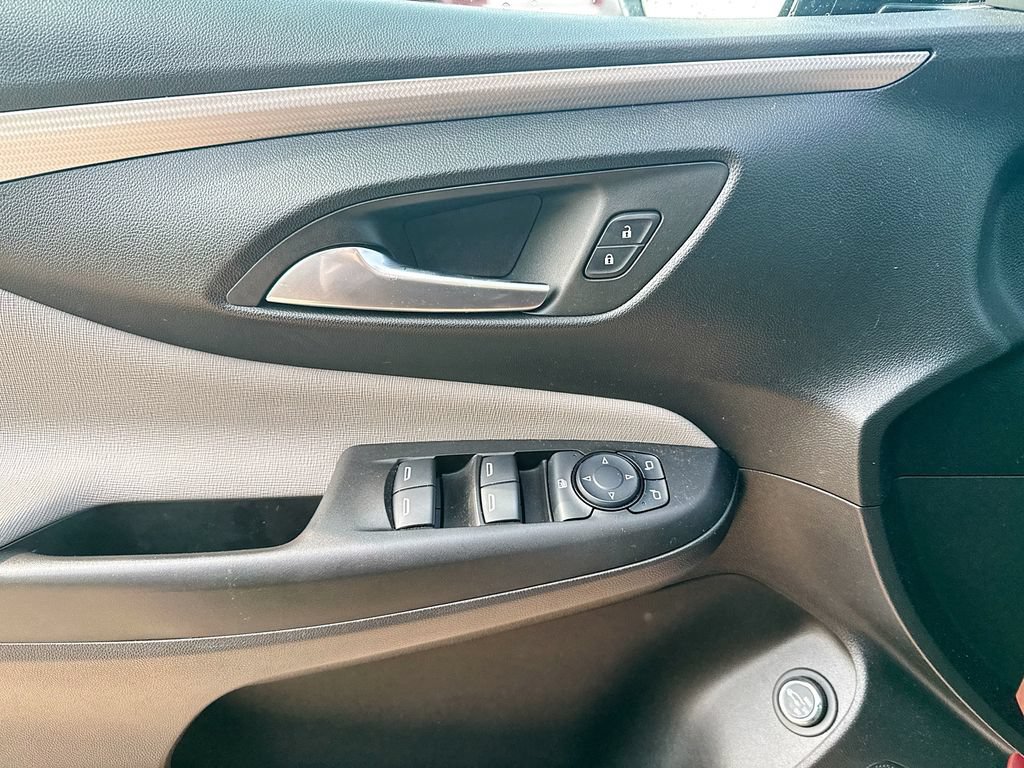 Used 2025 Buick Envista Sport Touring FWD image 9