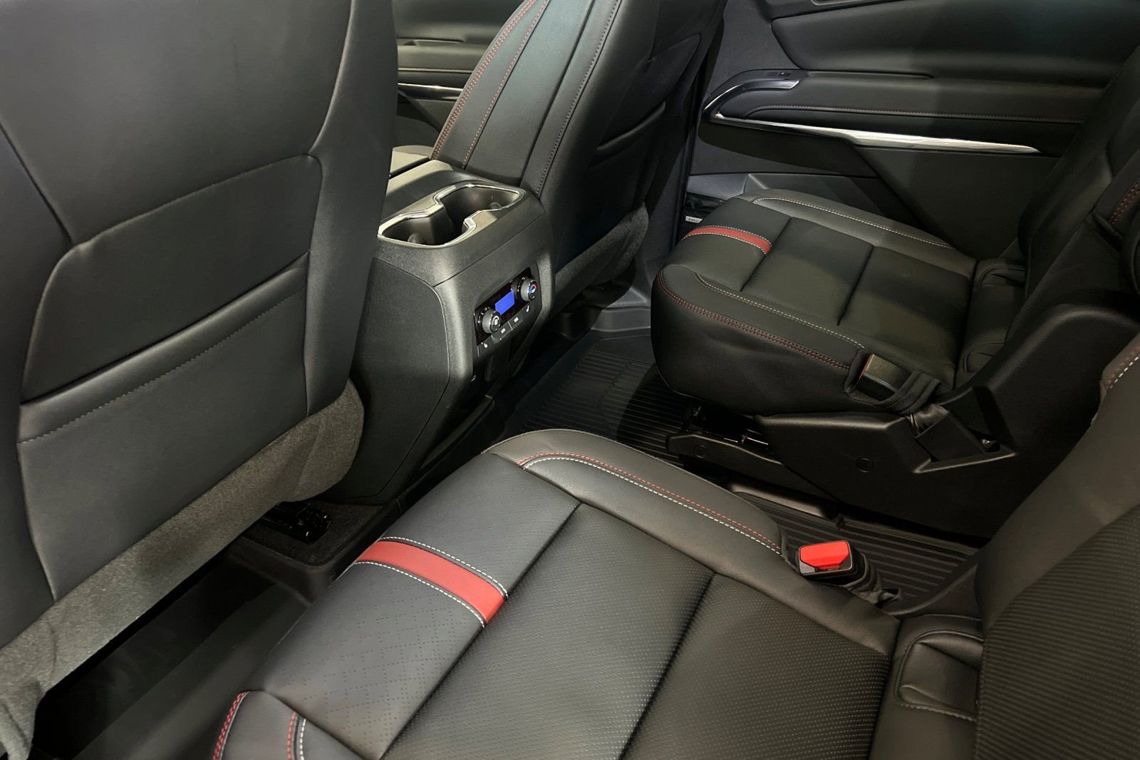 New 2026 Chevrolet Traverse RS image 11