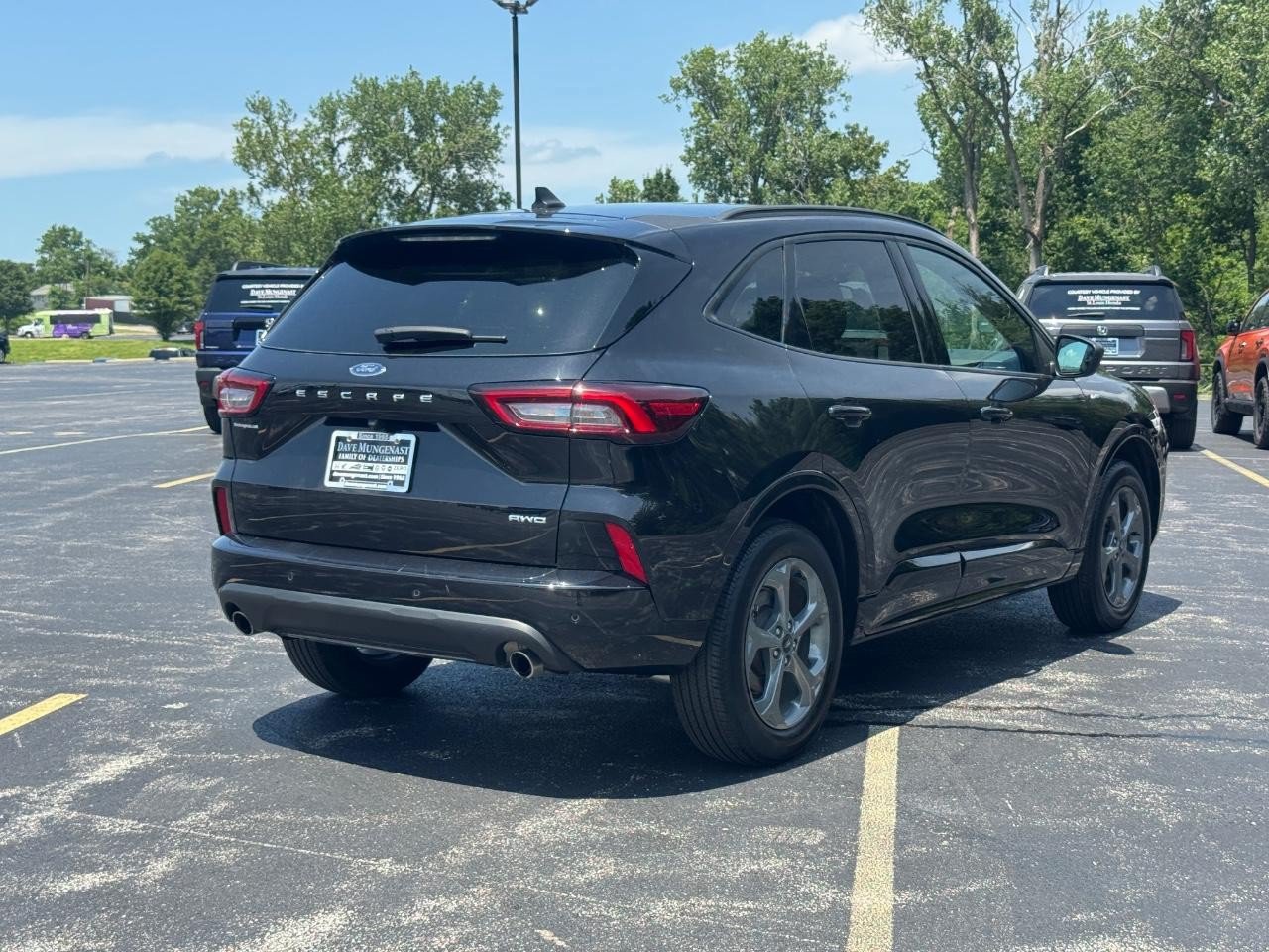 Used 2024 Ford Escape ST-Line w/ Tech Pack #1 AWD/4WD image 4