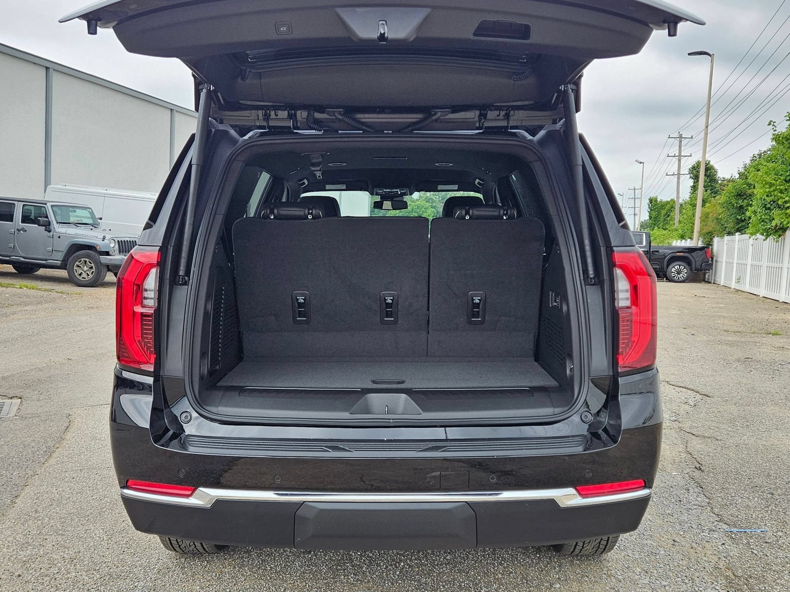 New 2026 GMC Yukon Elevation AWD/4WD image 4
