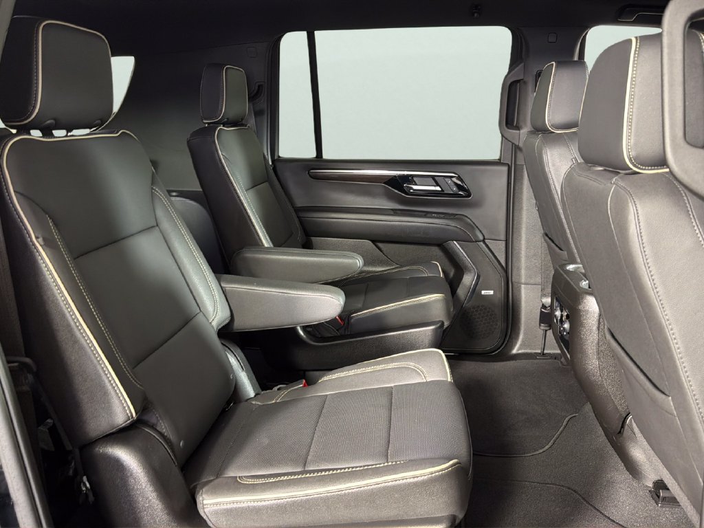 Used 2026 Chevrolet Suburban Premier AWD/4WD image 34