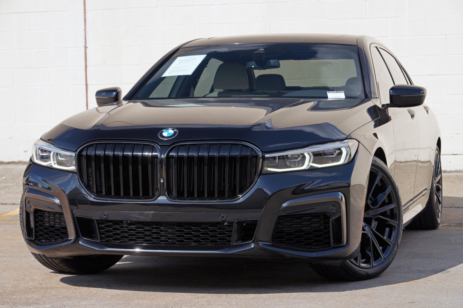 Used 2021 BMW 740i w/ M Sport Package RWD image 3
