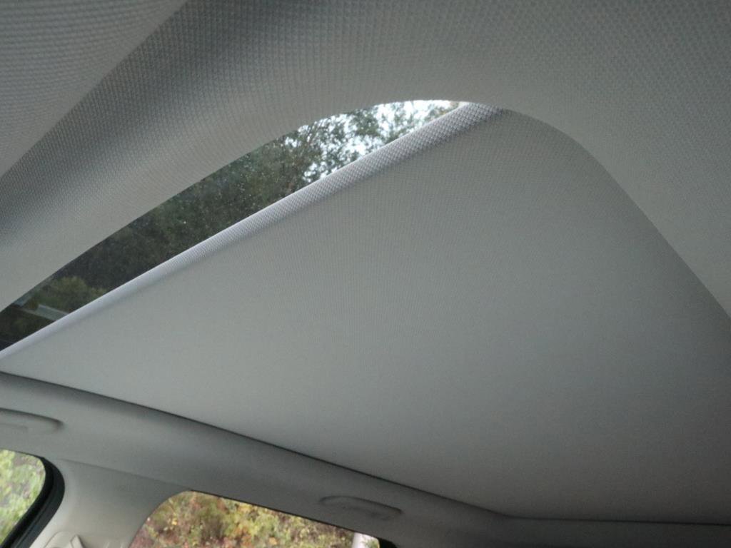 New 2025 Kia Sorento S w/ Panoramic Sunroof Package image 12