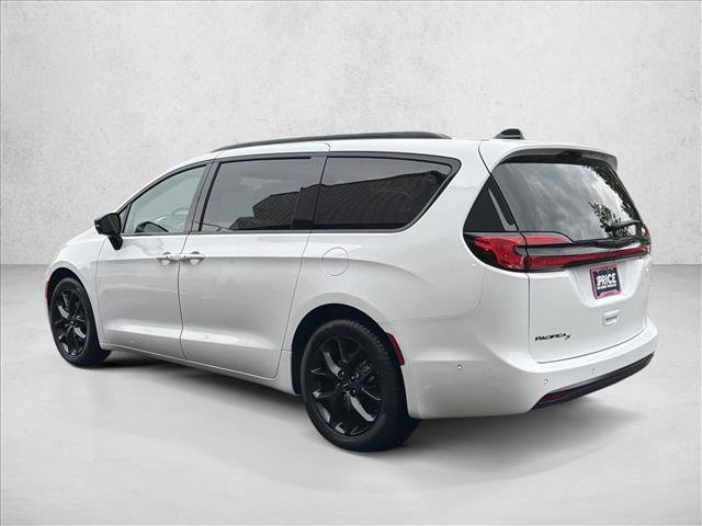Used 2024 Chrysler Pacifica Touring-L w/ S Appearance Package FWD image 7