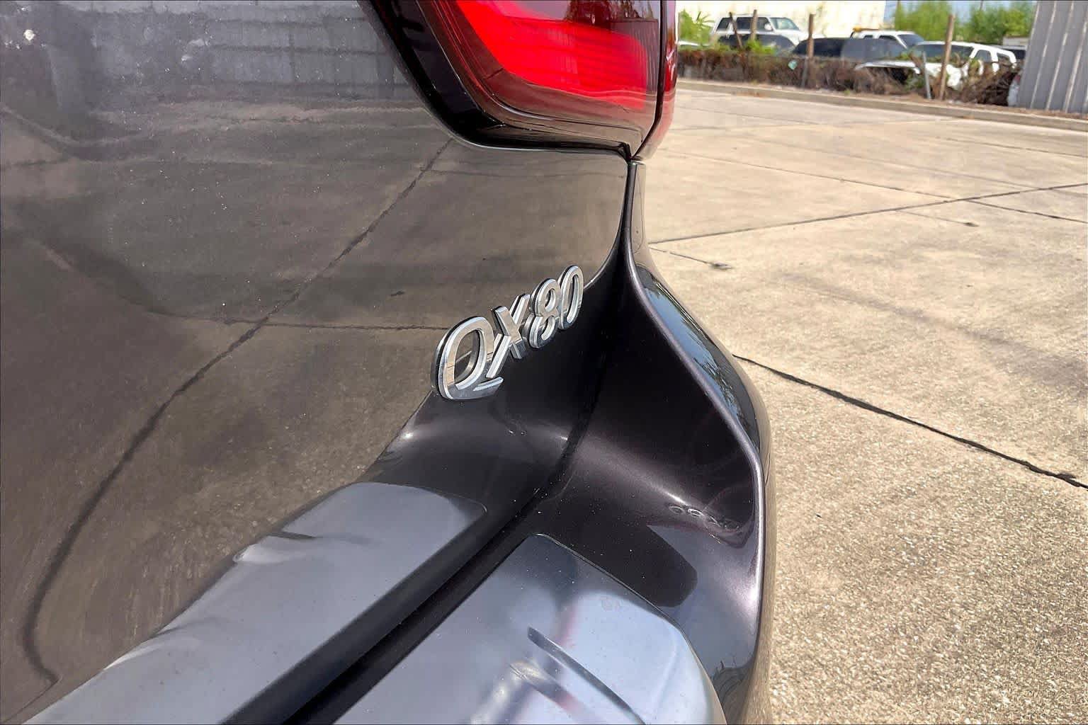 Used 2023 INFINITI QX80 Luxe w/ Cargo Package RWD image 10