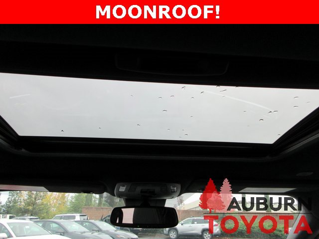 Certified 2025 Toyota Sienna XSE image 11