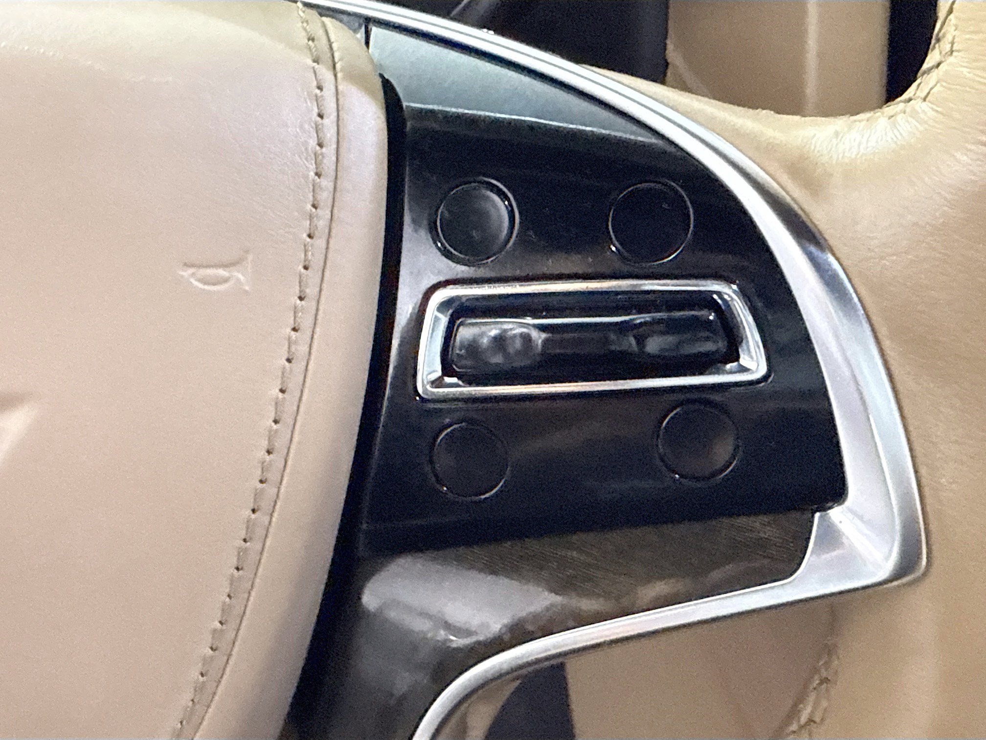 Used 2020 Cadillac Escalade Platinum image 15